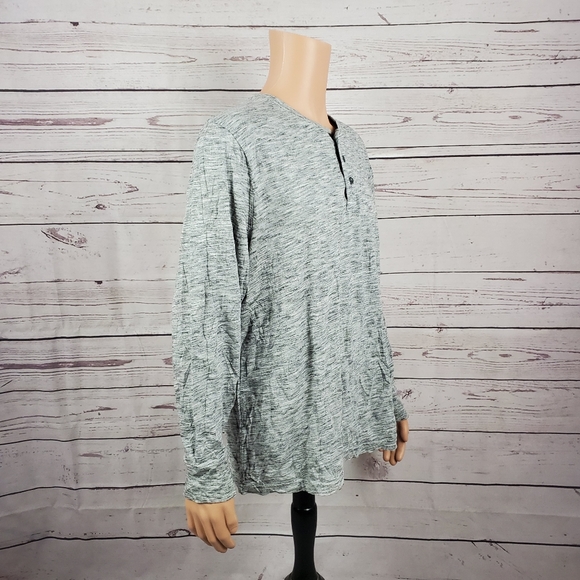 old navy mens xl gray shirt ( 5 for $20 ) - Picture 4 of 7